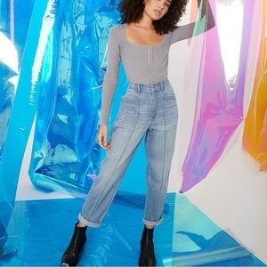 Frayed pleated baggy jeans